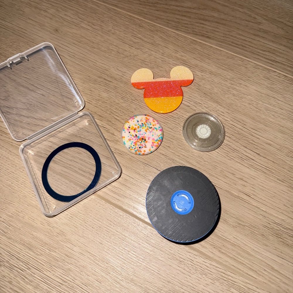 PopSocket Bundle - Picture 5 of 6